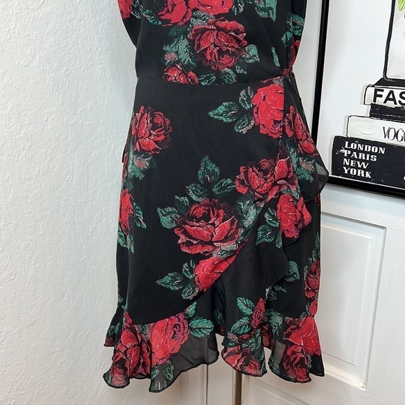 NWOT Lovers + Friends Gigi Rose Print Mini Wrap Dress Size S - Picture 6 of 9